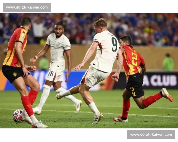 德拉普训练表现惊艳,马雷斯卡盛赞其战术适配加速蓝军融入 德拉普训练表现惊艳,马雷斯卡盛赞其战术适配加速蓝军融入